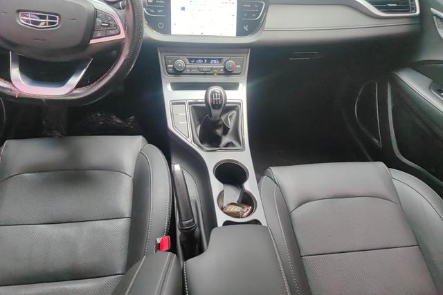 Geely Emgrand 2020 1.5 L MTLuxury — фото 13