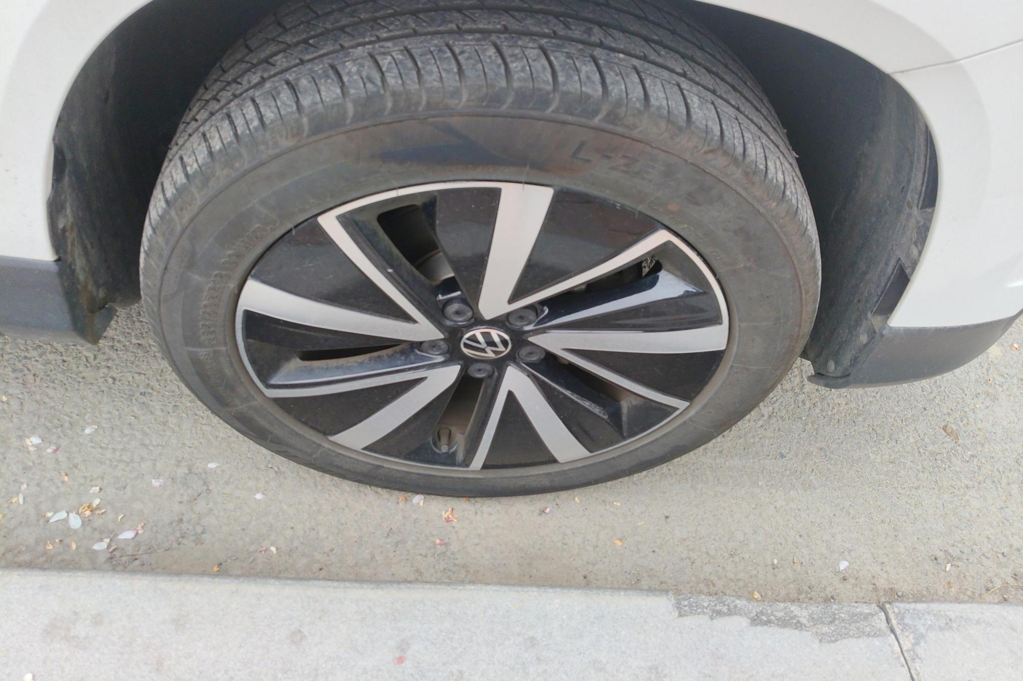Volkswagen Tharu 2023 300TSI