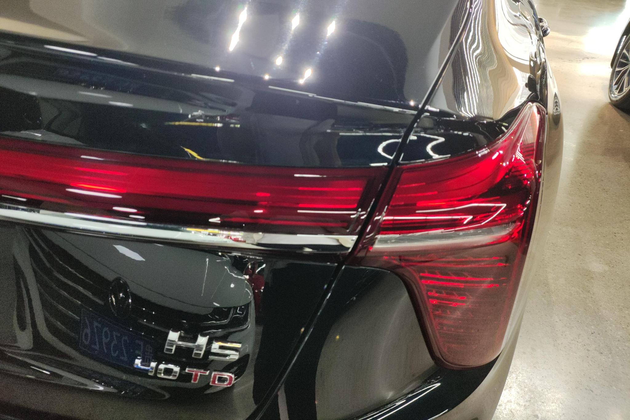 Hongqi H5 2025 2.0T AT