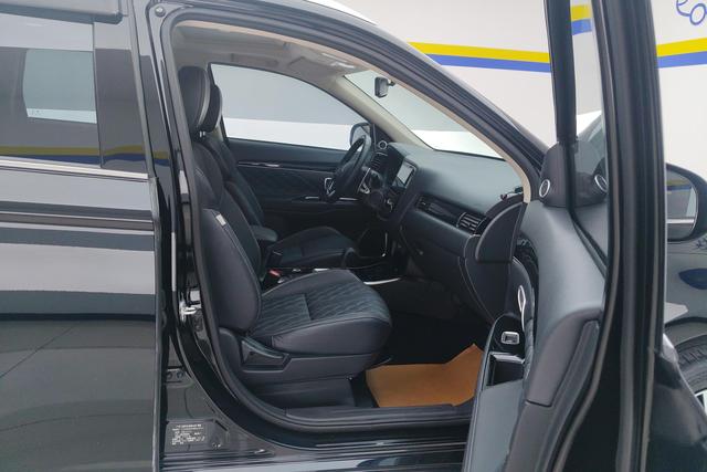 Mitsubishi Outlander 2021 2.4 L 4 WD 5 — фото 15