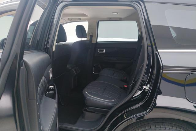 Mitsubishi Outlander 2021 2.4 L 4 WD 5 — фото 16
