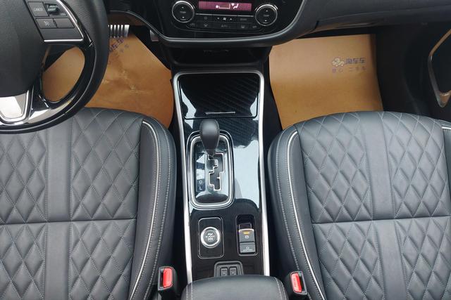 Mitsubishi Outlander 2021 2.4 L 4 WD 5 — фото 14