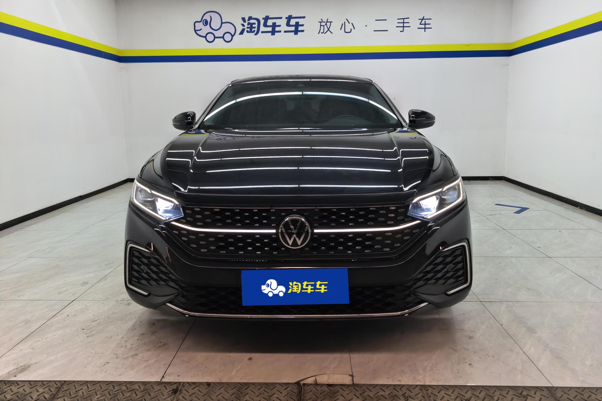Volkswagen Passat 2022 330TSI Luxury