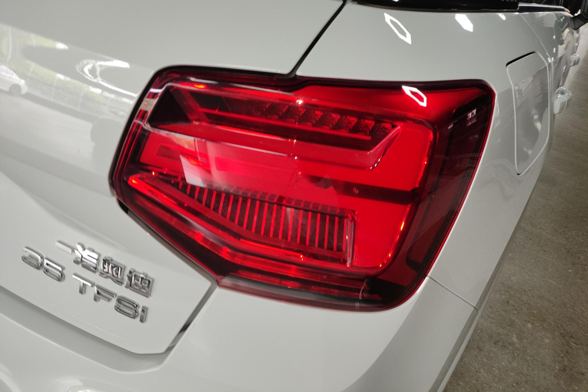 Audi Q2L 2022 35 TFSI