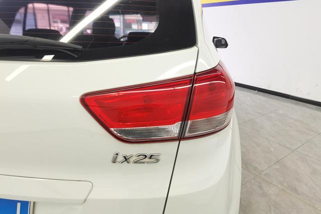 Hyundai ix25 2017 1.6 L AT — фото 6