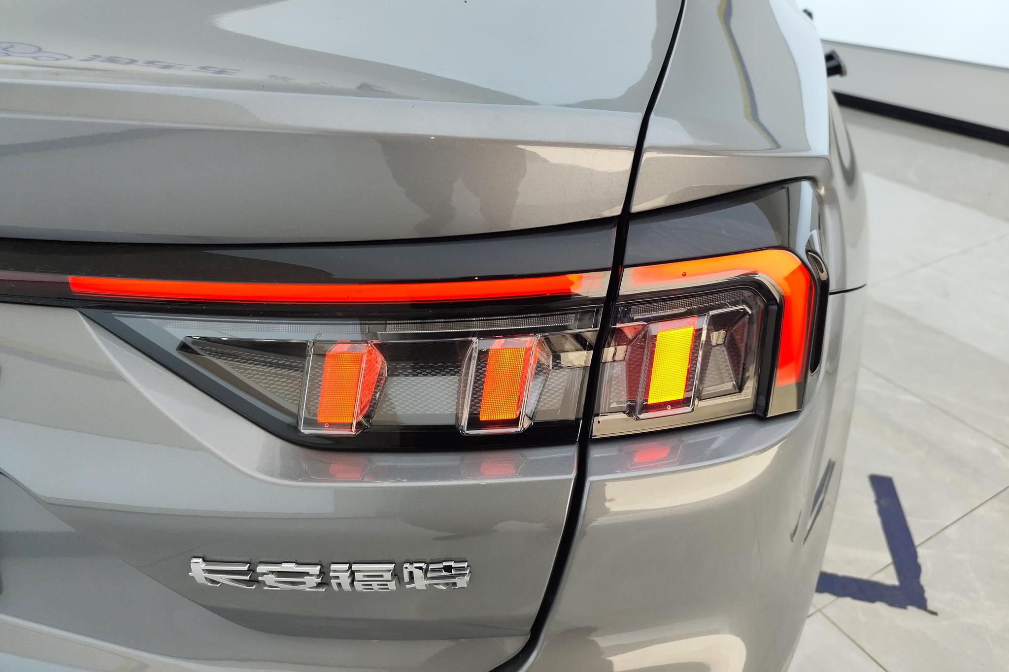 Ford Mondeo 2023 EcoBoost 180