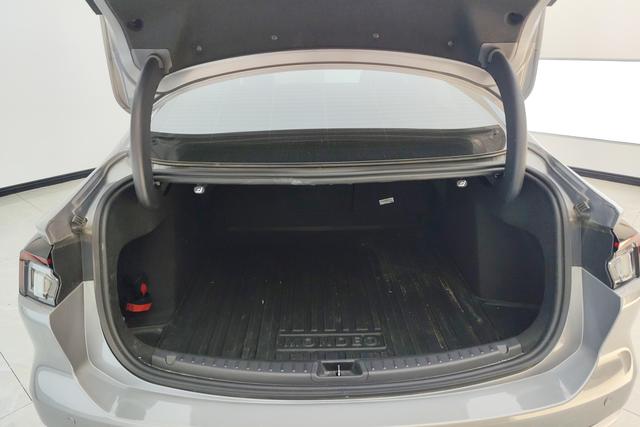 Ford Mondeo 2023 Eco Boost 180 — фото 16