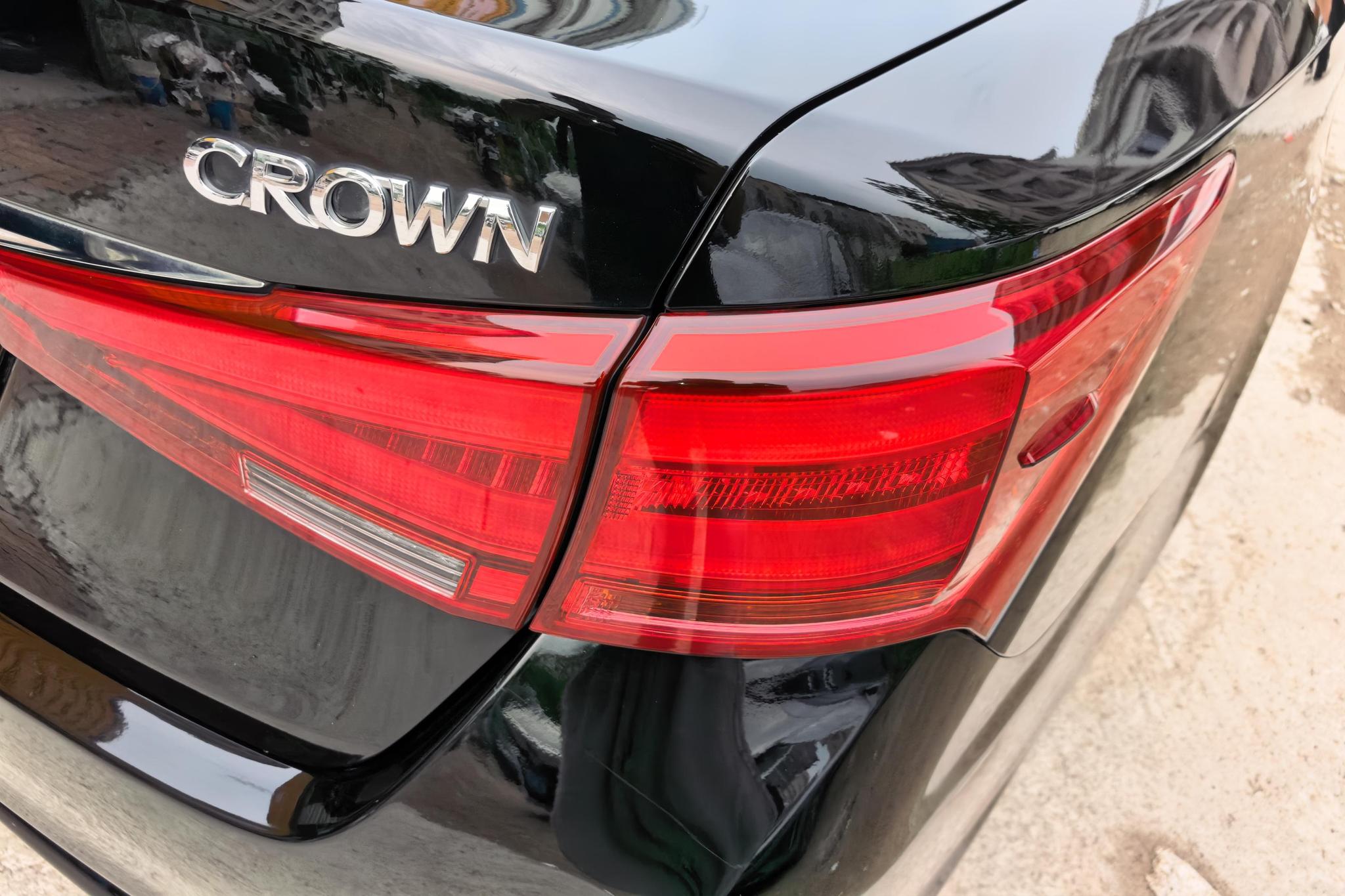 Toyota Crown 2015 2.0T Fashion