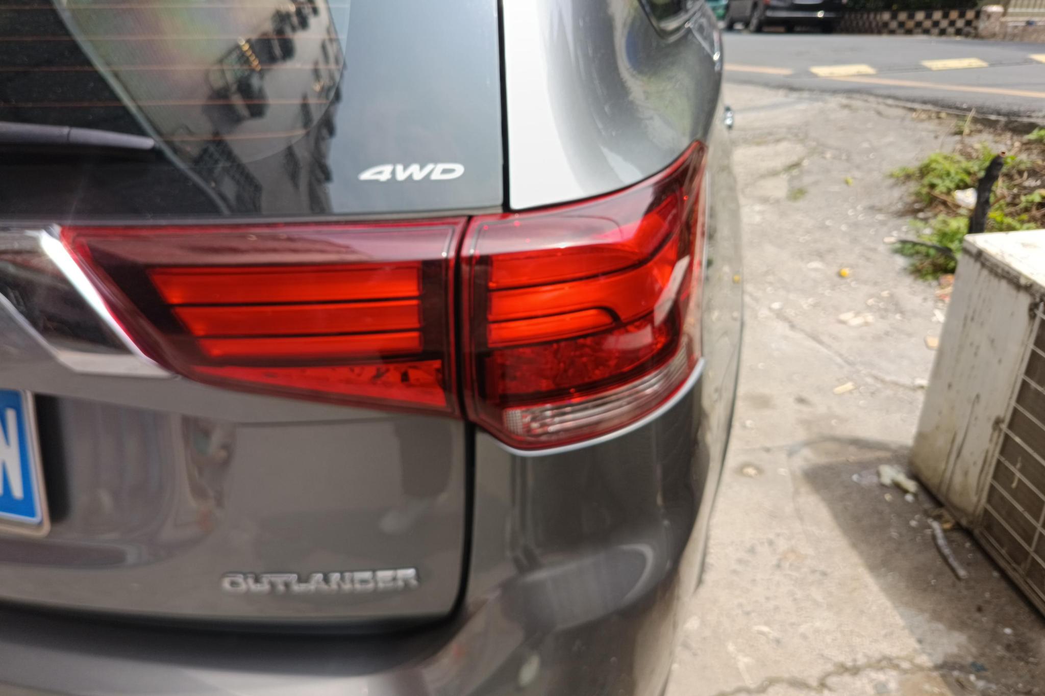 Mitsubishi Outlander 2019 2.4L 5 мест V