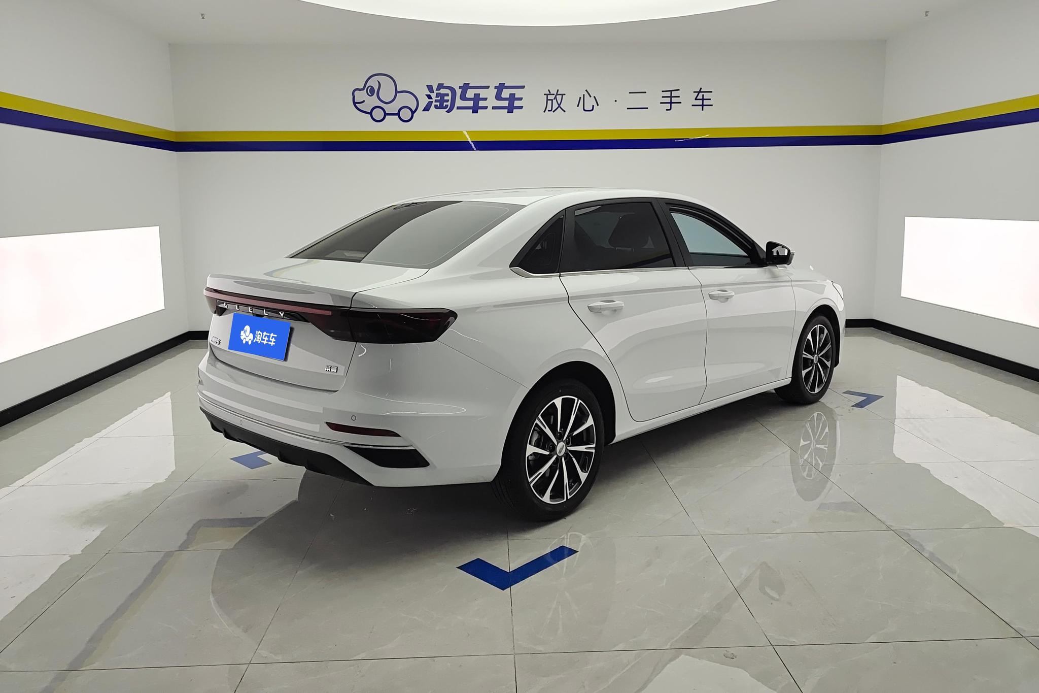 Geely Emgrand 2025 4 1.5L CVT Luxury