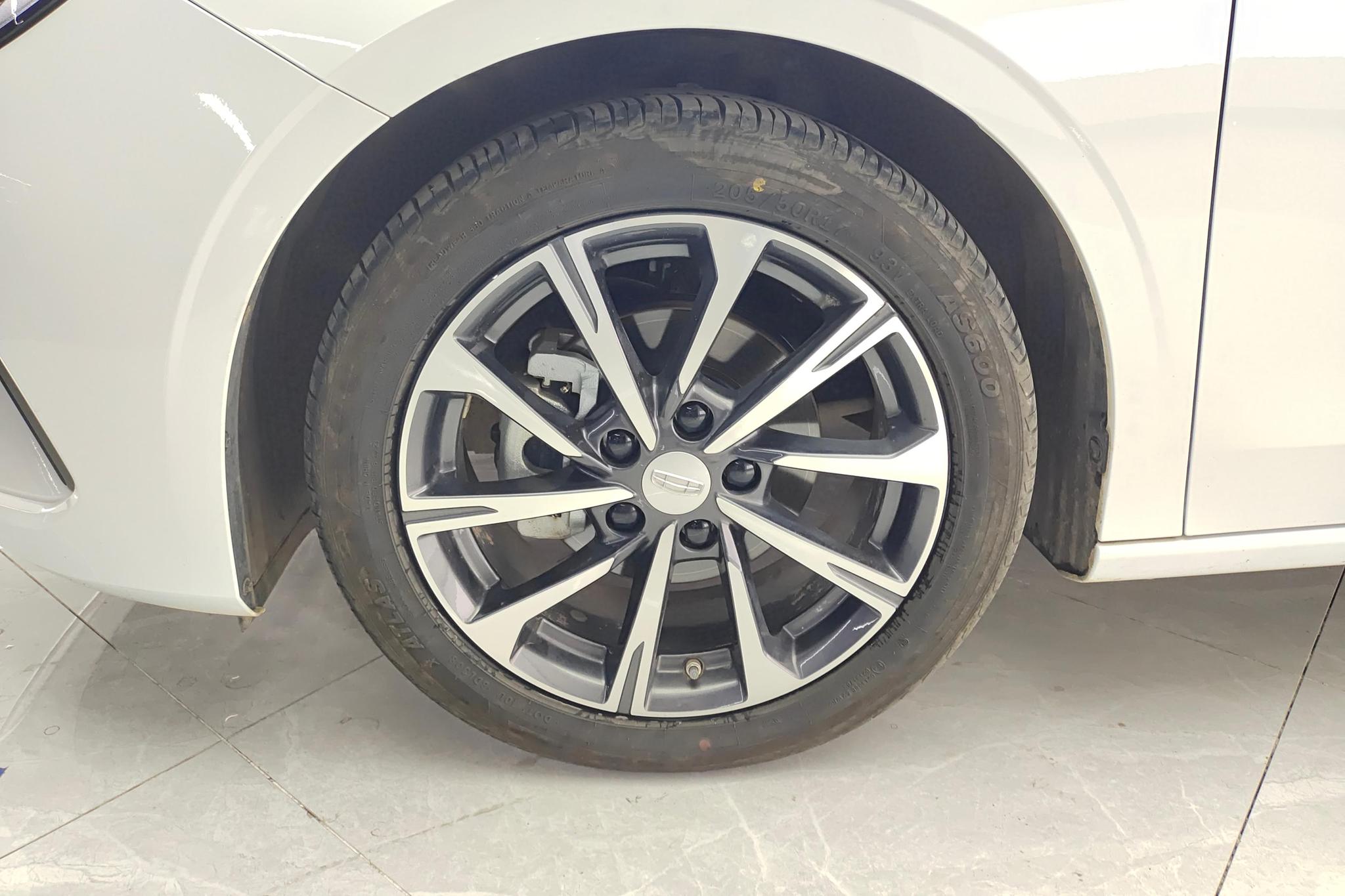 Geely Emgrand 2025 4 1.5L CVT Luxury
