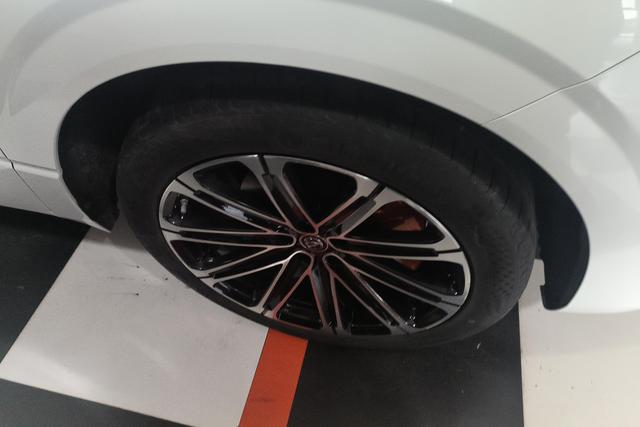 Changan UNI-K i DD 2022 i DD 1.5 T 130km Premium — фото 8