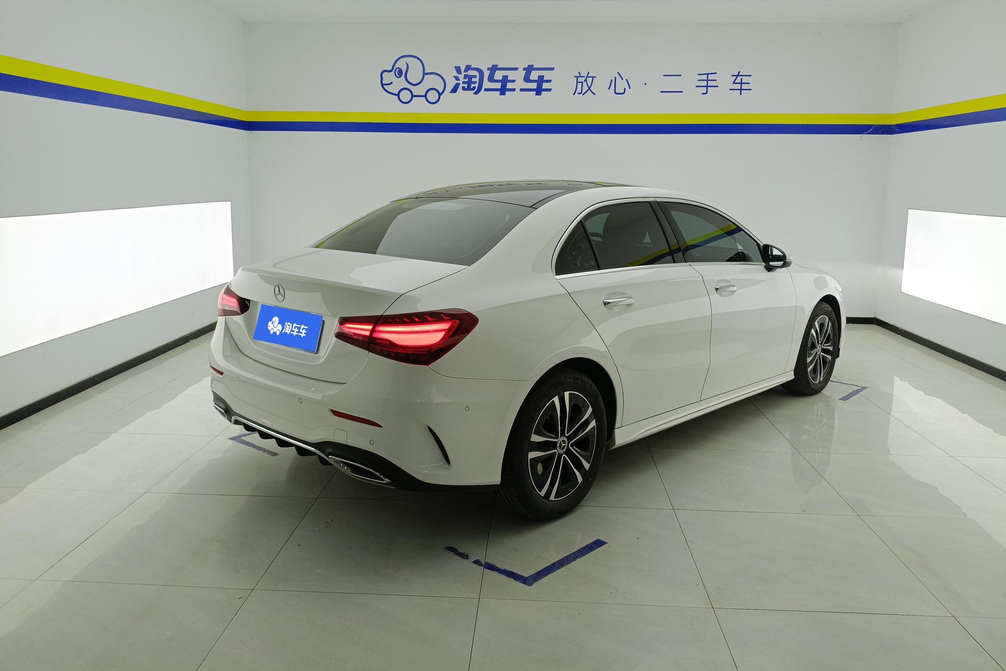 Mercedes-Benz A-Class A 2023 A 200 L Sport