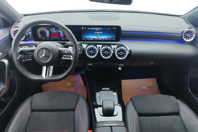 Mercedes Benz A-Class 2021 — фото 12