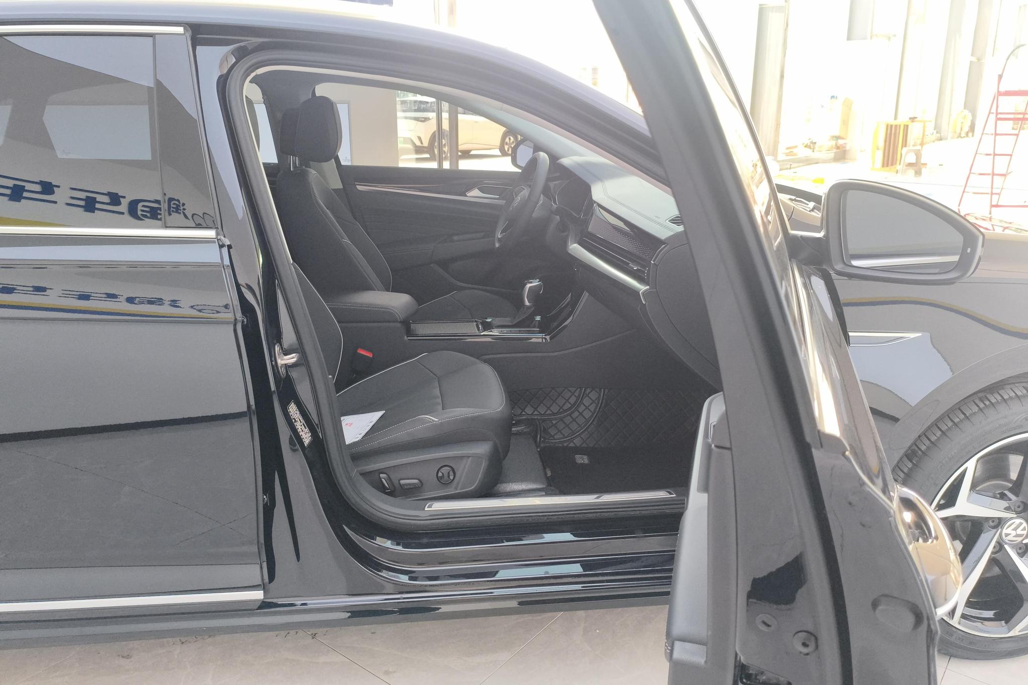 Volkswagen Passat 2024 380TSI