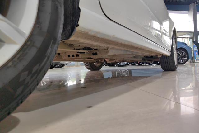 Volkswagen Polo 2016 1.6 L ATLuxury — фото 9