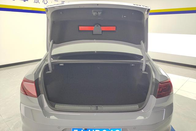 Volkswagen Magotan 2023 200 330 TSI DSGLuxury — фото 17