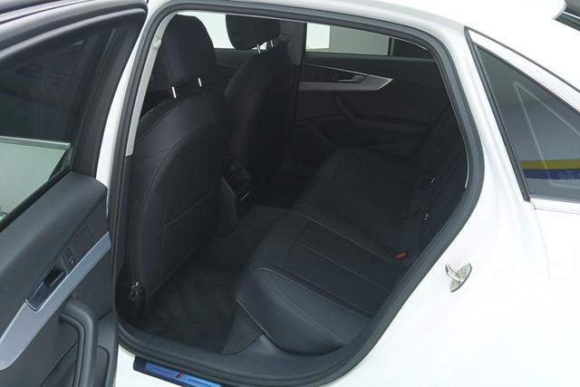 Audi A4L 2022 40 TFSI — фото 16