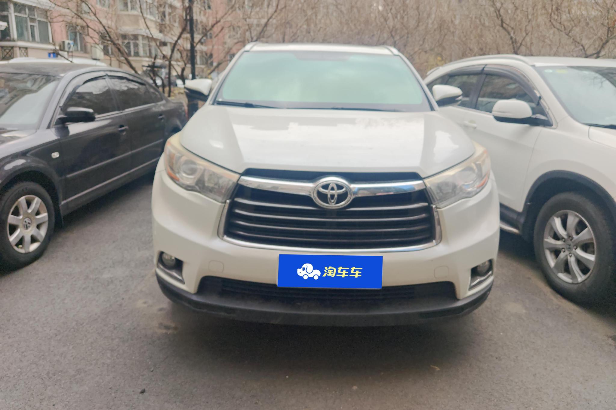 Toyota Highlander 2015 2.0T Luxury 7 мест