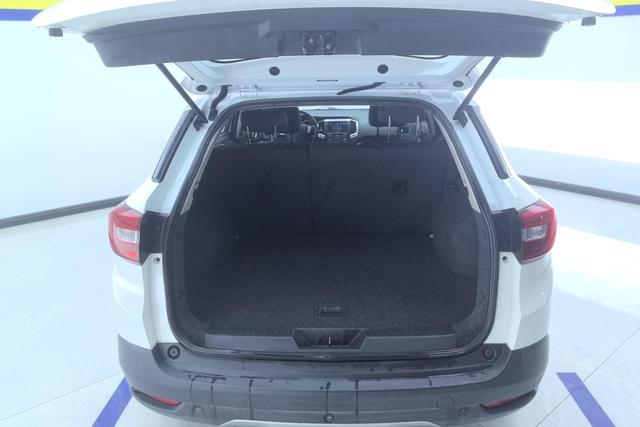 Dongfeng AX3 2016 1.5 L AT — фото 17
