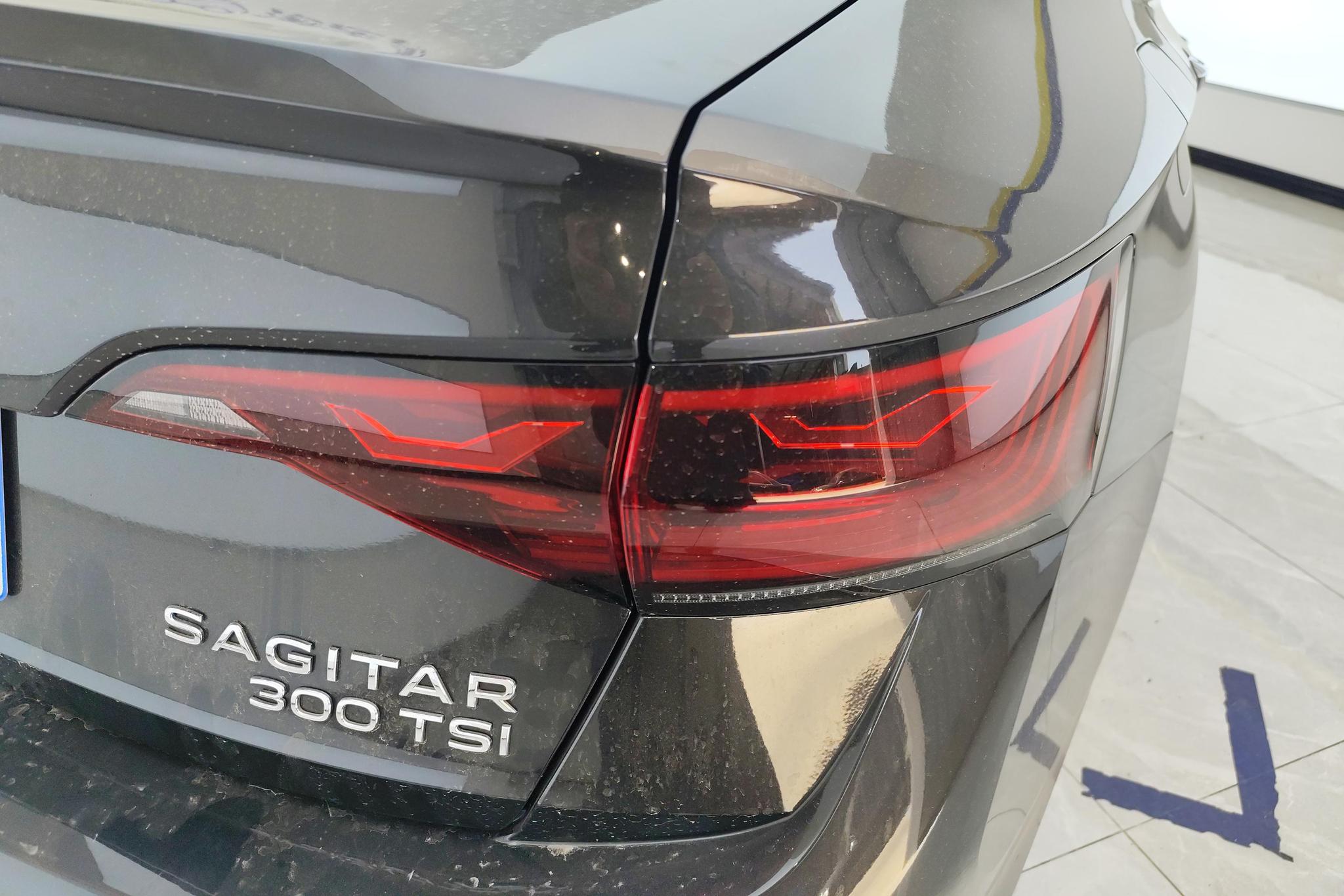 Volkswagen Sagitar 2025 300TSI DSG