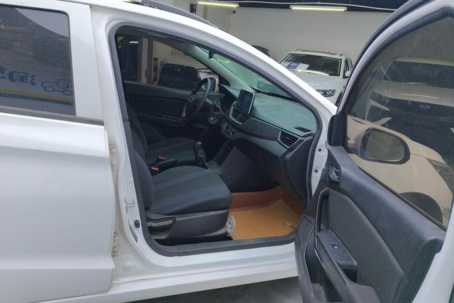Wuling Baojun 310 2020 1.2 L MTComfort — фото 16
