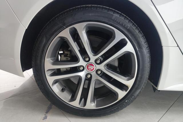 Jaguar XEL 2022 2.0 T 250 PS R-DYNAMIC S — фото 10