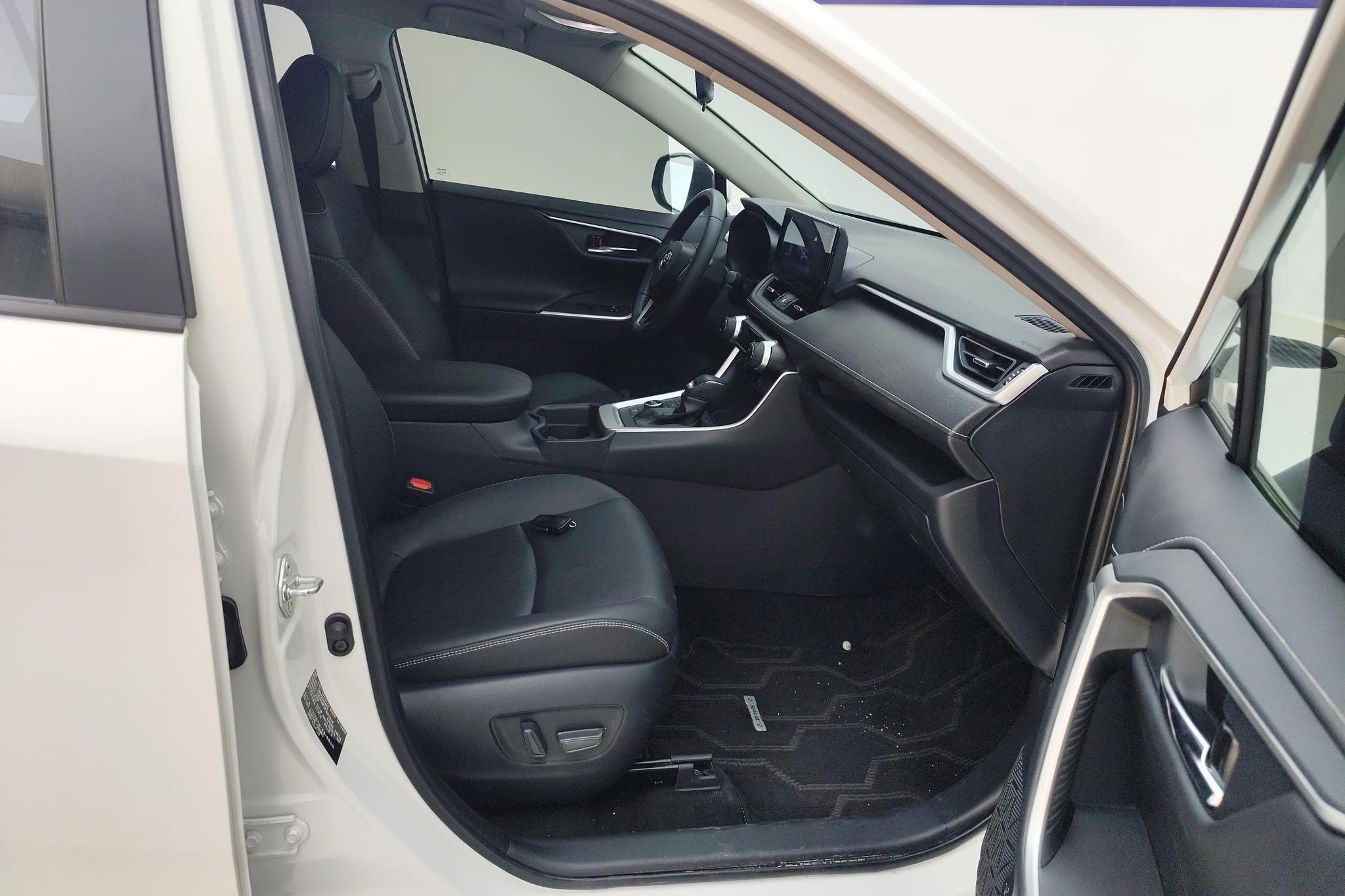 Toyota RAV4 2023 2.5L E-CVT Elite PLUS