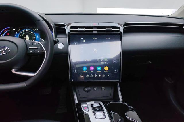 Hyundai Tucson 2023 L 1.5 T DLX 2 WD — фото 12