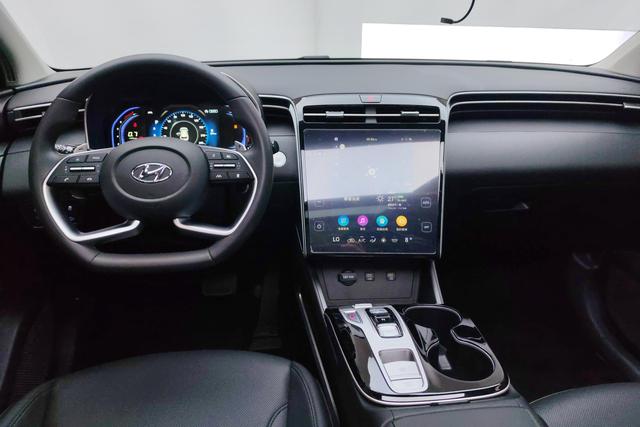 Hyundai Tucson 2023 L 1.5 T DLX 2 WD — фото 13