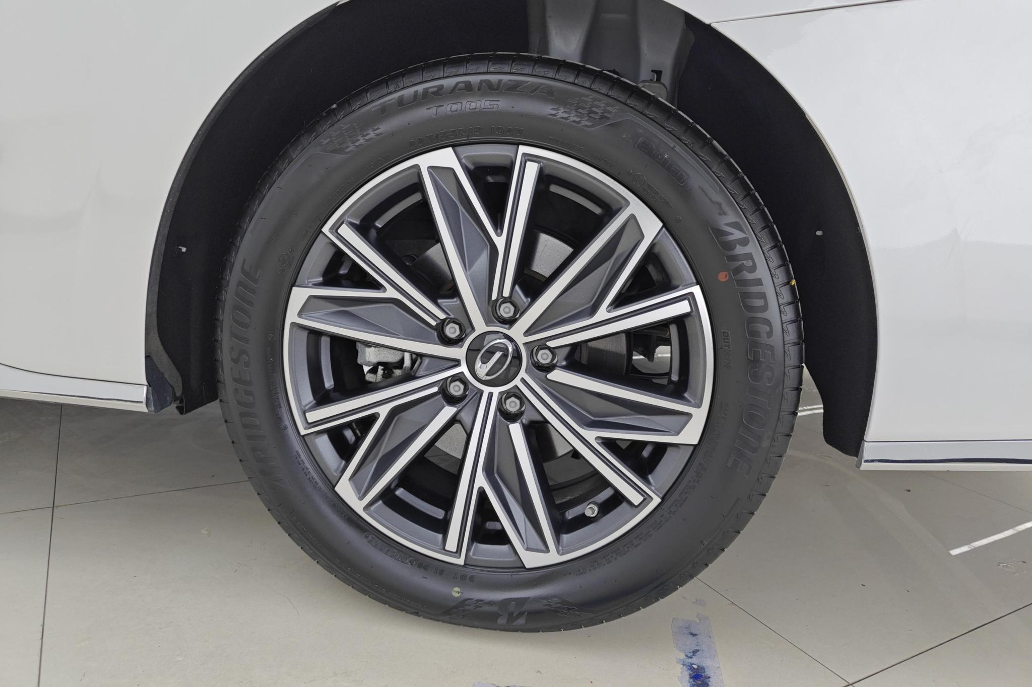 GAC M8 2024 2.0TGDI Luxury