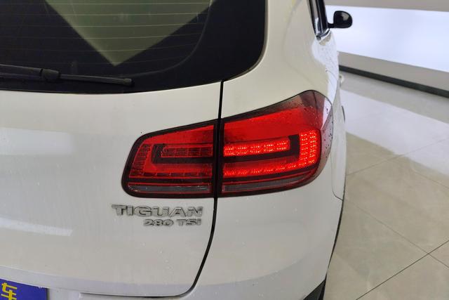 Volkswagen Tiguan 2016 280 TSI AT 2 WD — фото 6