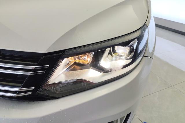 Volkswagen Tiguan 2016 280 TSI AT 2 WD — фото 5