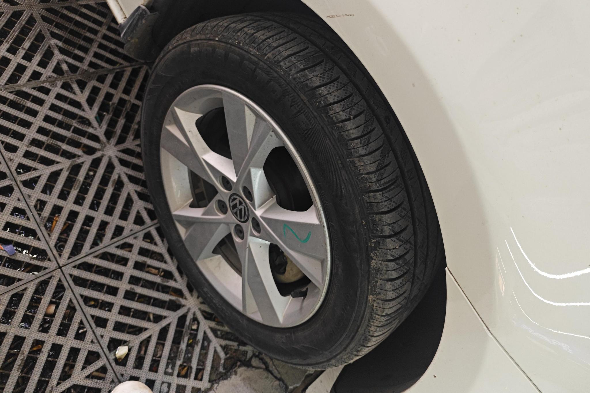 Volkswagen Bora 2013 1.6L MT Comfort
