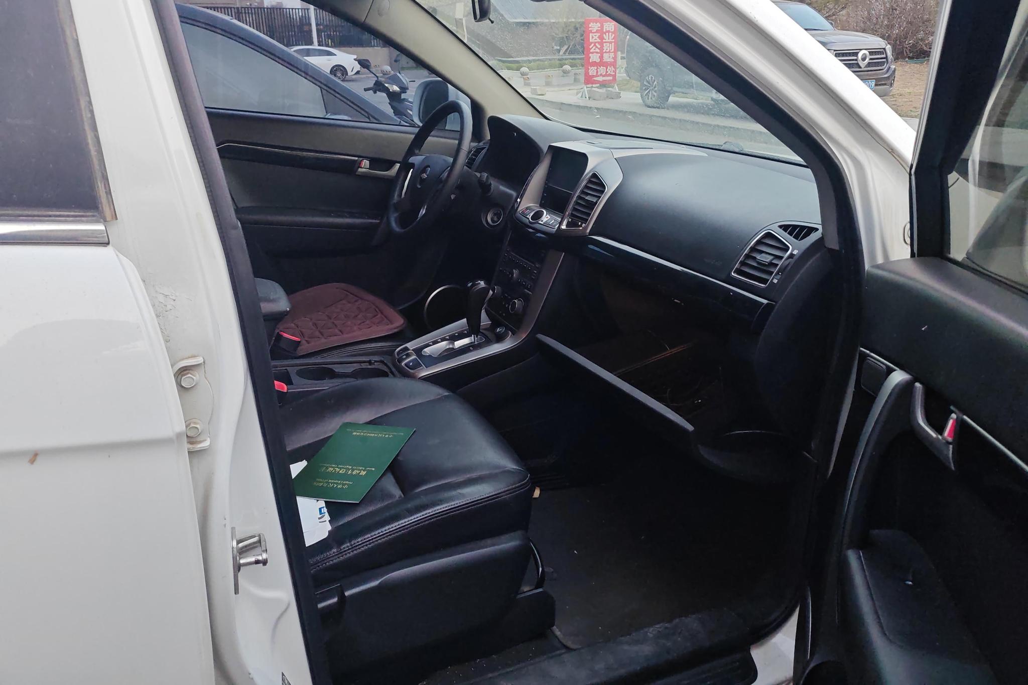 Chevrolet Captiva 2012 2.4L Flagship 7 мест