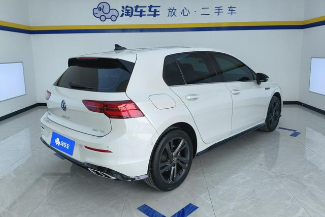 Volkswagen Golf 2023 280 TSI DSG R-Line Lite — фото 3