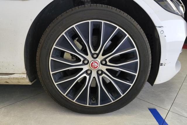 Jaguar XEL 2020 2.0 T 200 PS S — фото 4