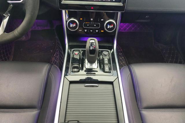 Jaguar XEL 2020 2.0 T 200 PS S — фото 14