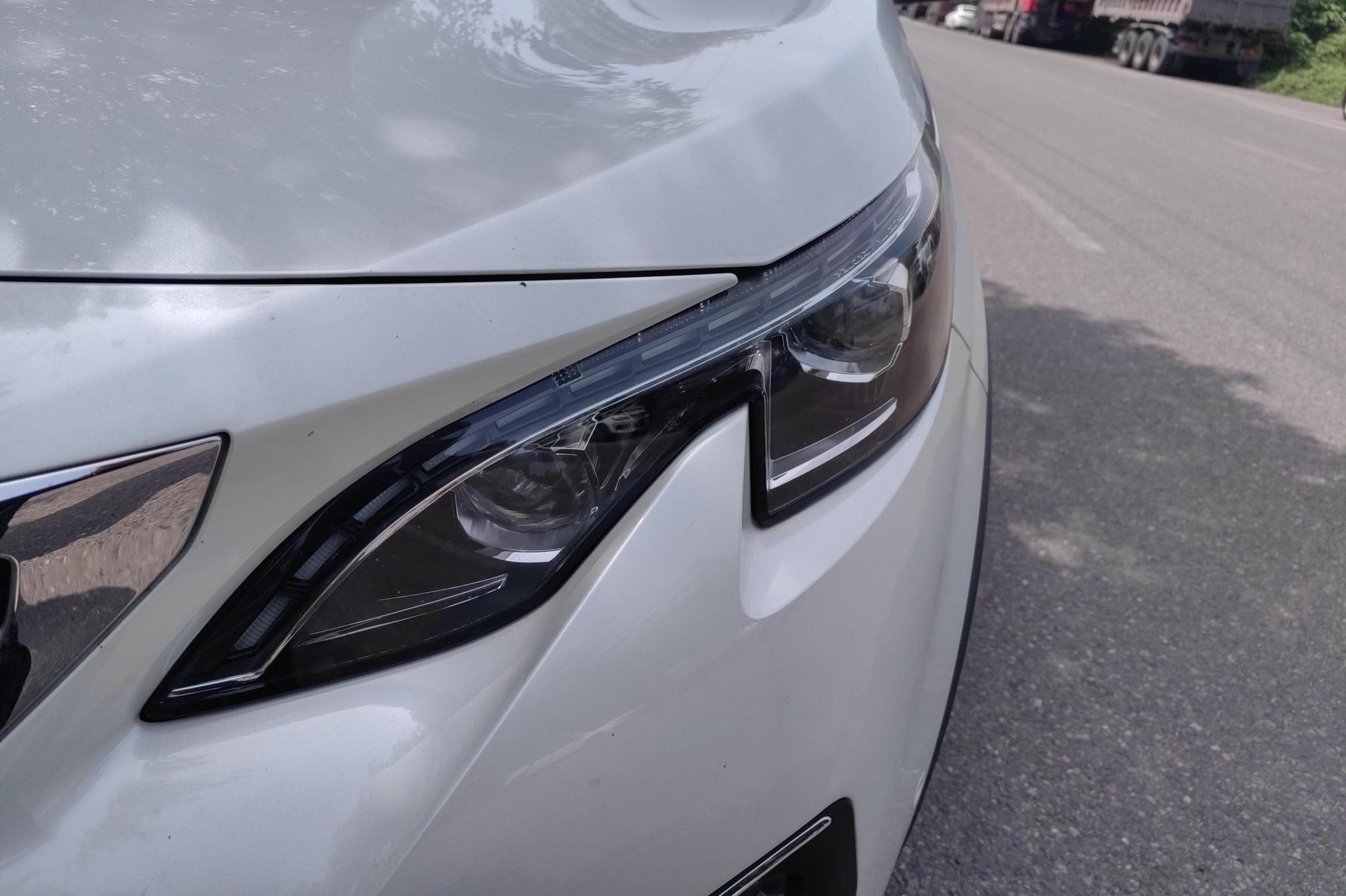 Peugeot 5008 2017 380THP 7 мест Luxury GT