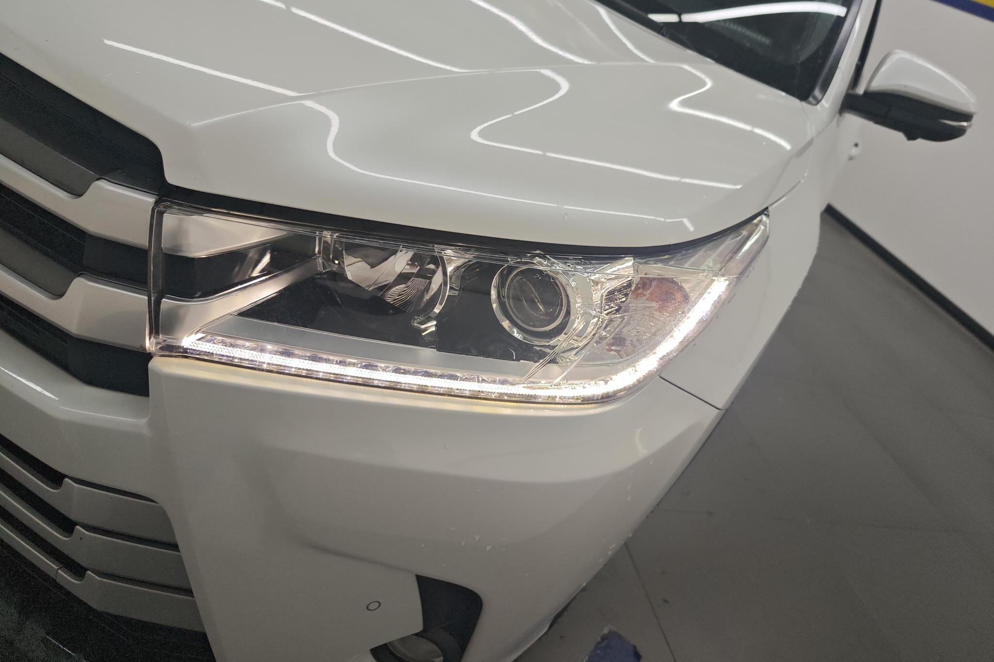 Toyota Highlander 2018 2.0T Luxury 7 мест VI