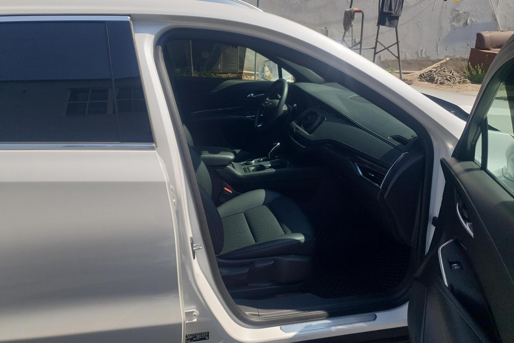 Cadillac XT4 2021 28T