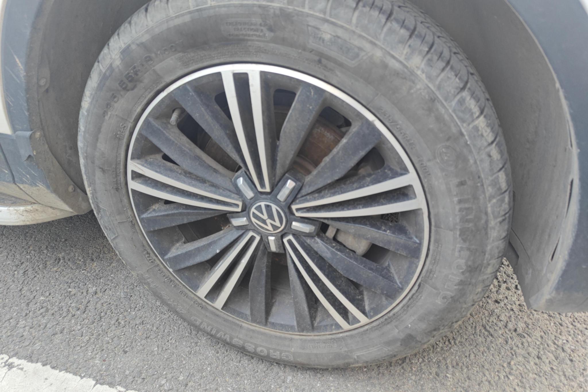 Volkswagen Tiguan L L 2021 330TSI AT Smart