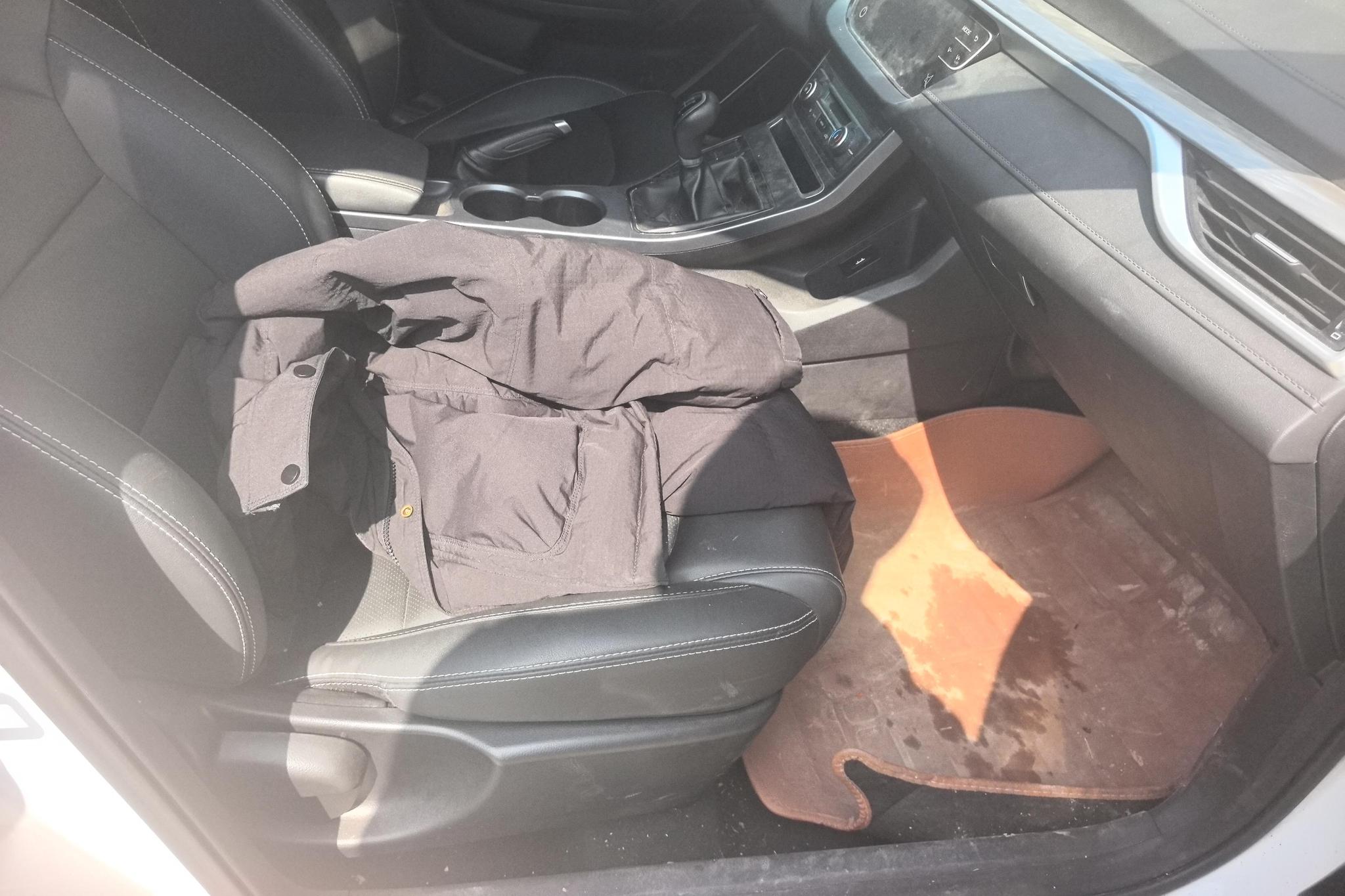 Geely Emgrand 2019 1.5L MT Luxury V