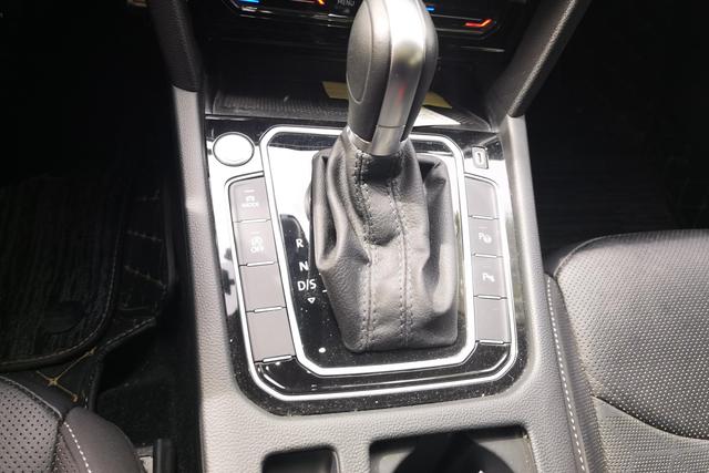 Volkswagen CC 2023 380 TSI — фото 16