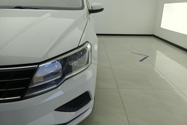 Volkswagen Jetta 2017 — фото 4