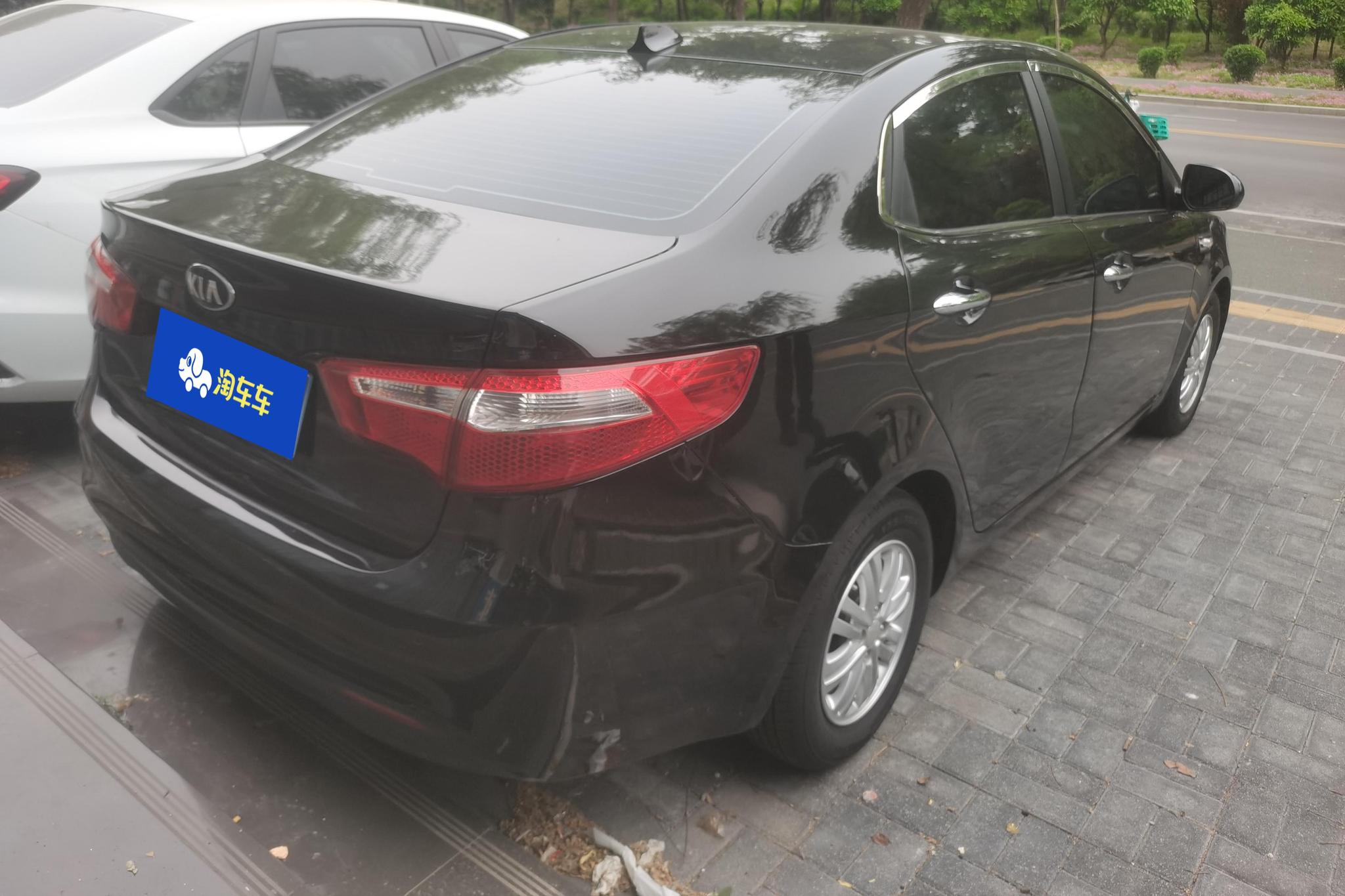 Kia K2 2012 1.4L MT GLS
