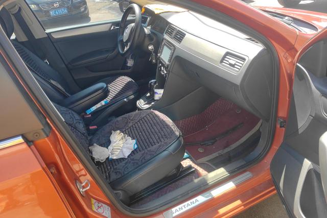 Volkswagen Santana 2015 1.6 L ATComfort — фото 6