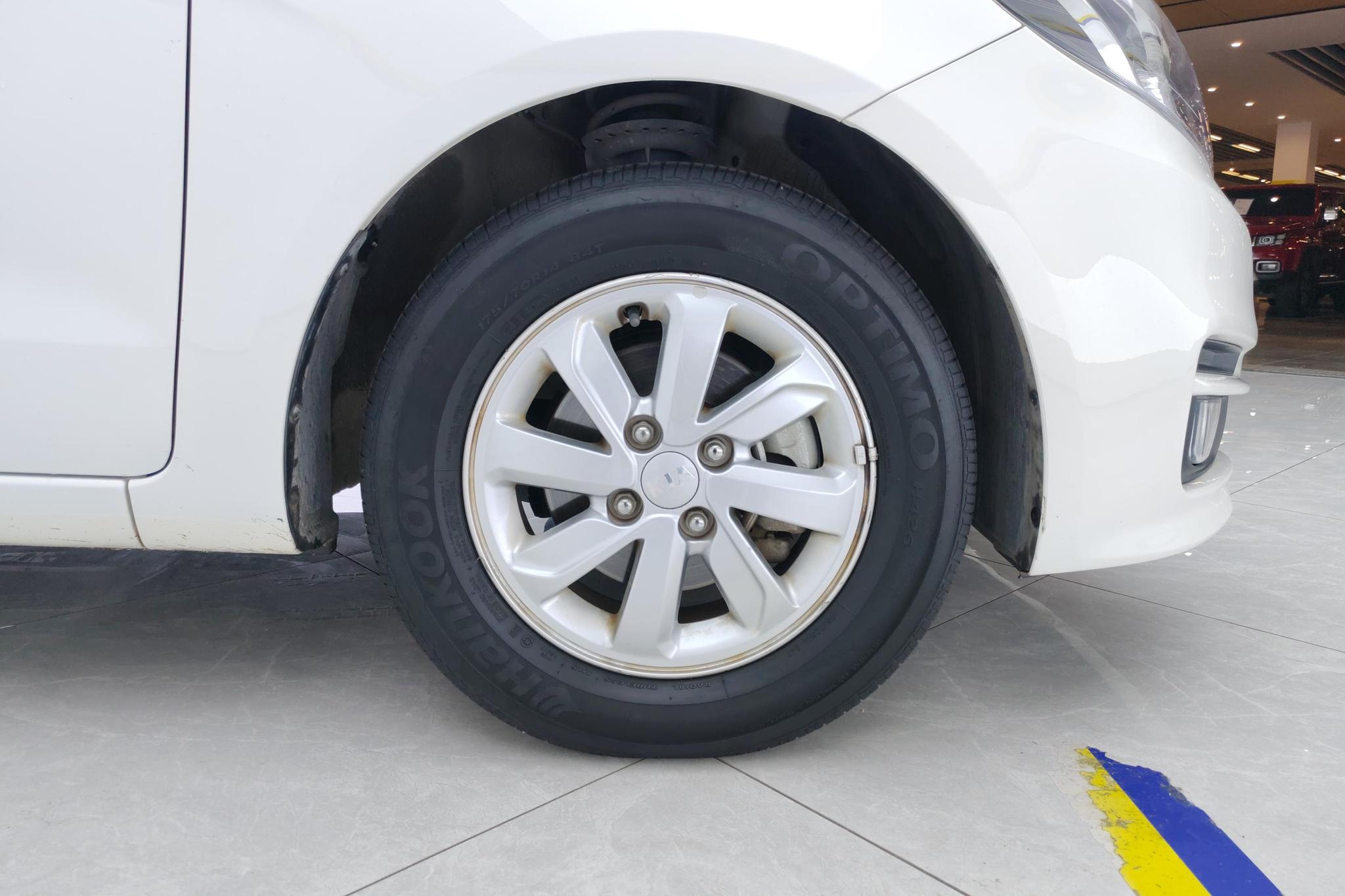 Kia K2 2015 1.4L MT GLS