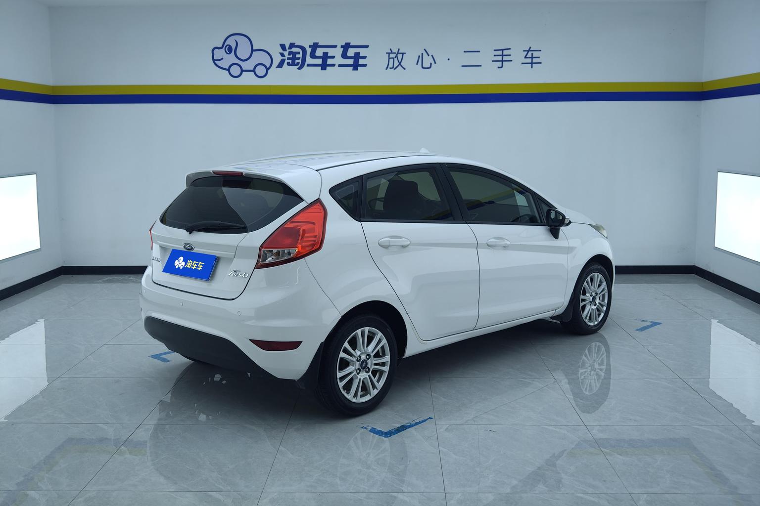 Ford Fiesta 2013 liang xiang 1.5L АКПП Style