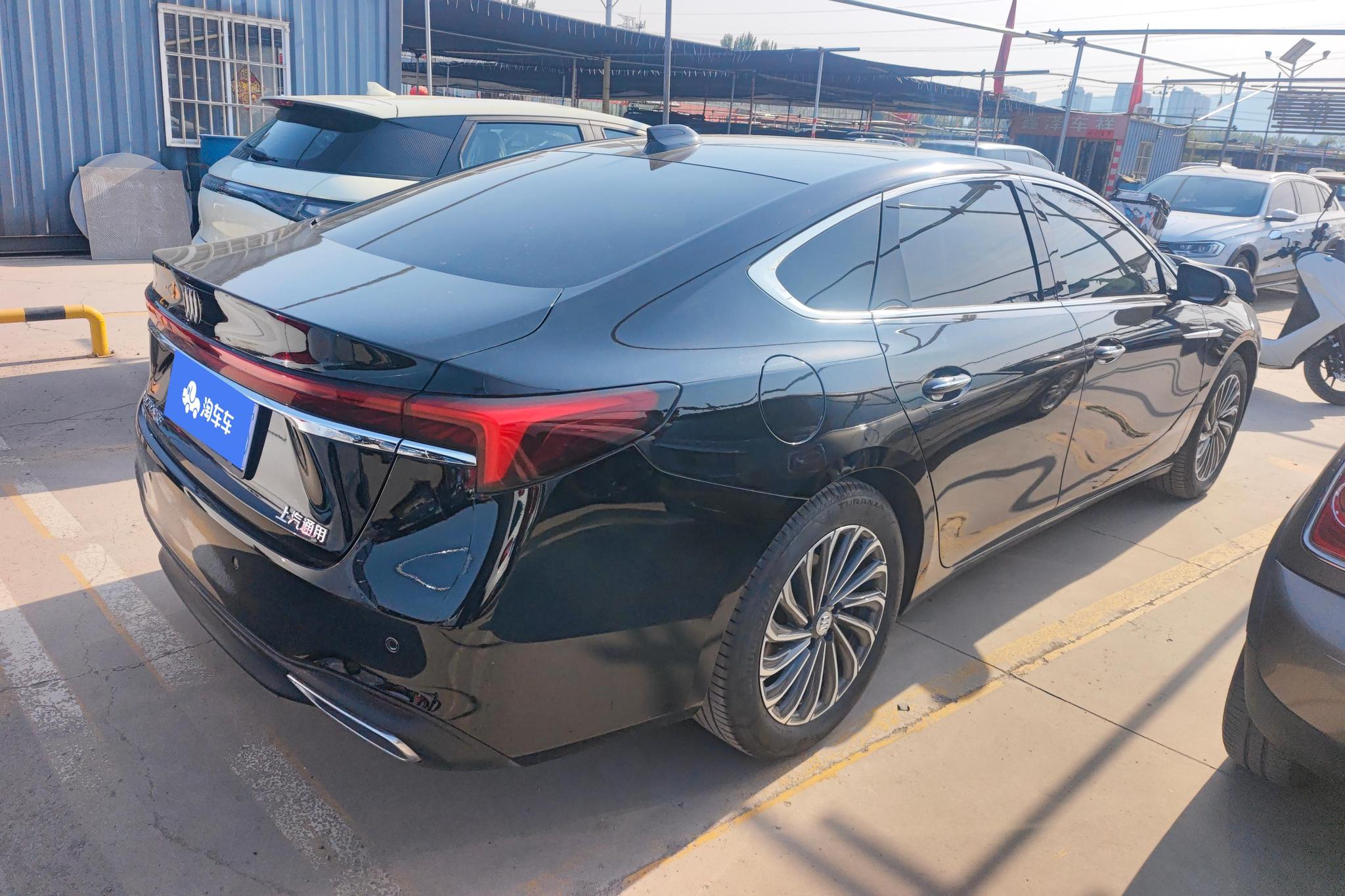 Buick LaCrosse 2023 28T AT